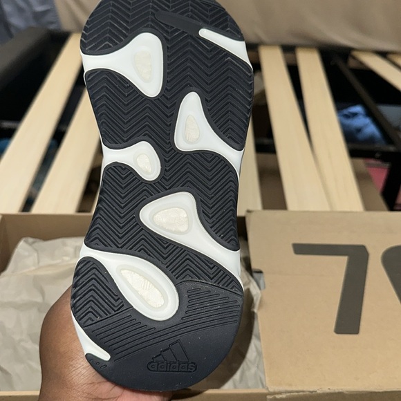AUTHENTIC YEEZY MNVN 700, MENS 7.5. WMNS 8/8.5 NWT - Picture 13 of 15
